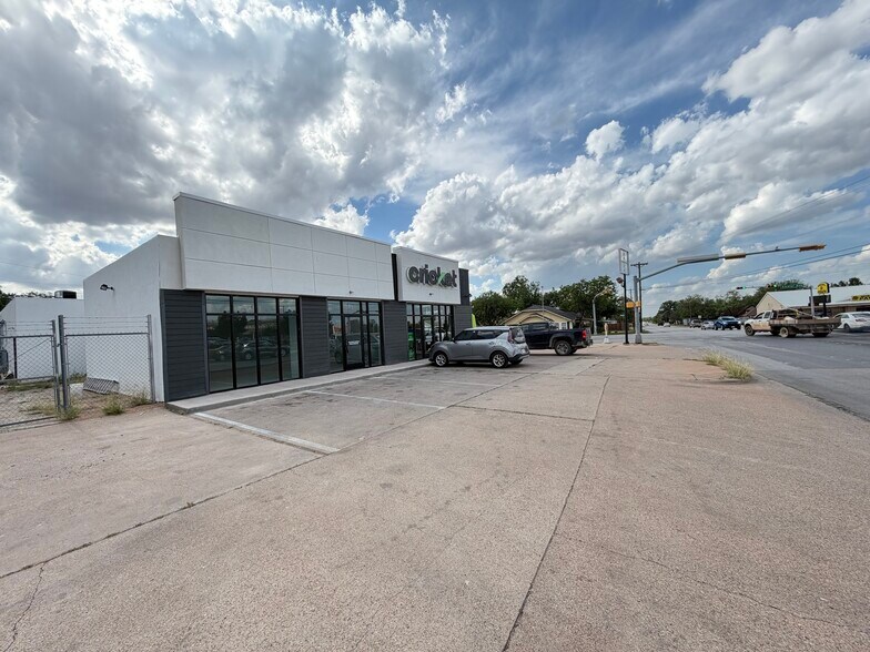 More Photos Of 1709 Ambler Ave, Abilene General Retail For Lease