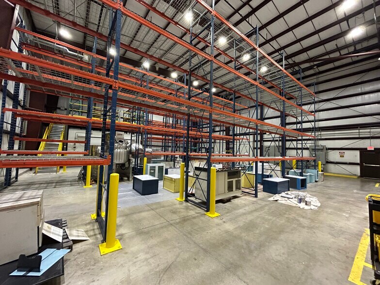 More Photos Of 712 Fellowship Rd, Mount Laurel Warehouse For Lease