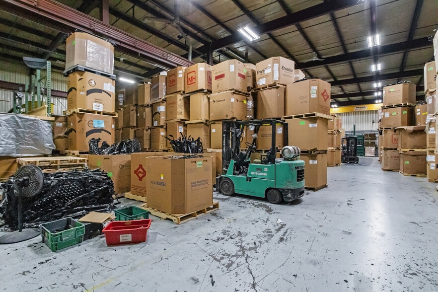 More Photos Of 2317 Washington St, Kokomo Warehouse For Sale