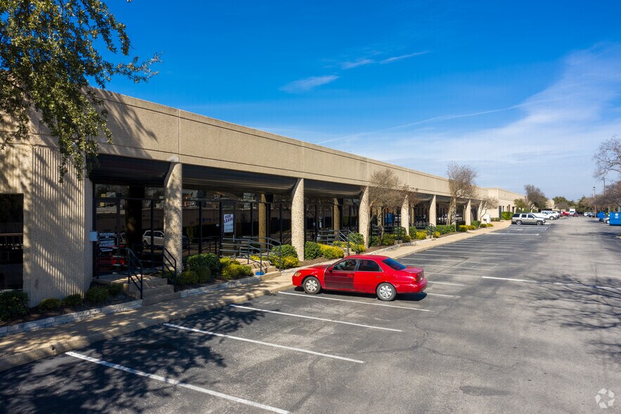 2391 NE Loop 410, San Antonio, TX 78217 For Lease