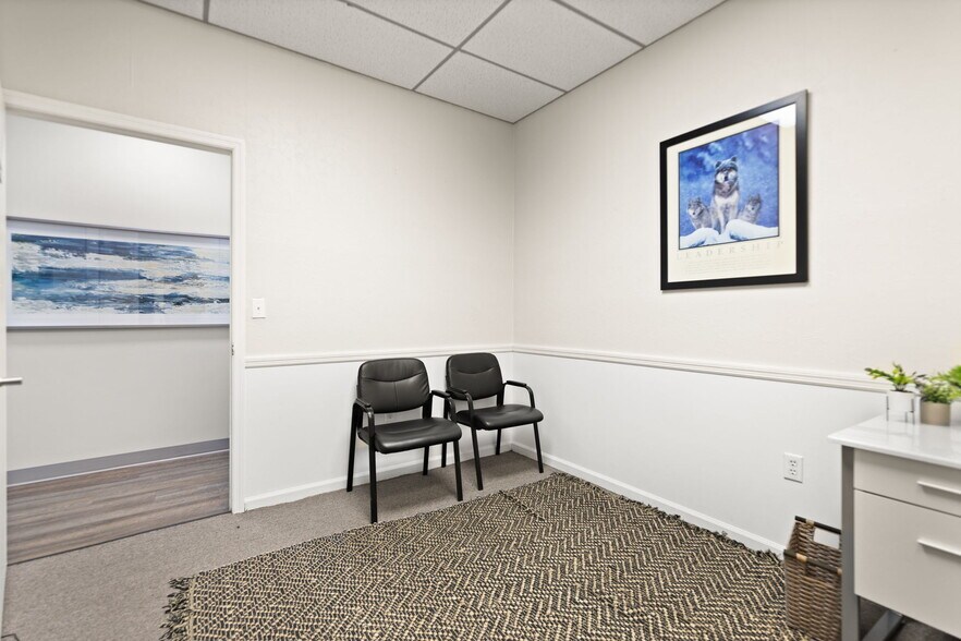 More Photos Of 725 S Main St, London Medical For Sale