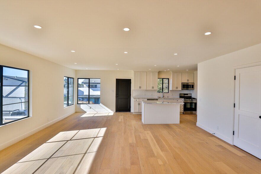 More Photos Of 22227 Pacific Coast Hwy, Malibu Apartments For Sale