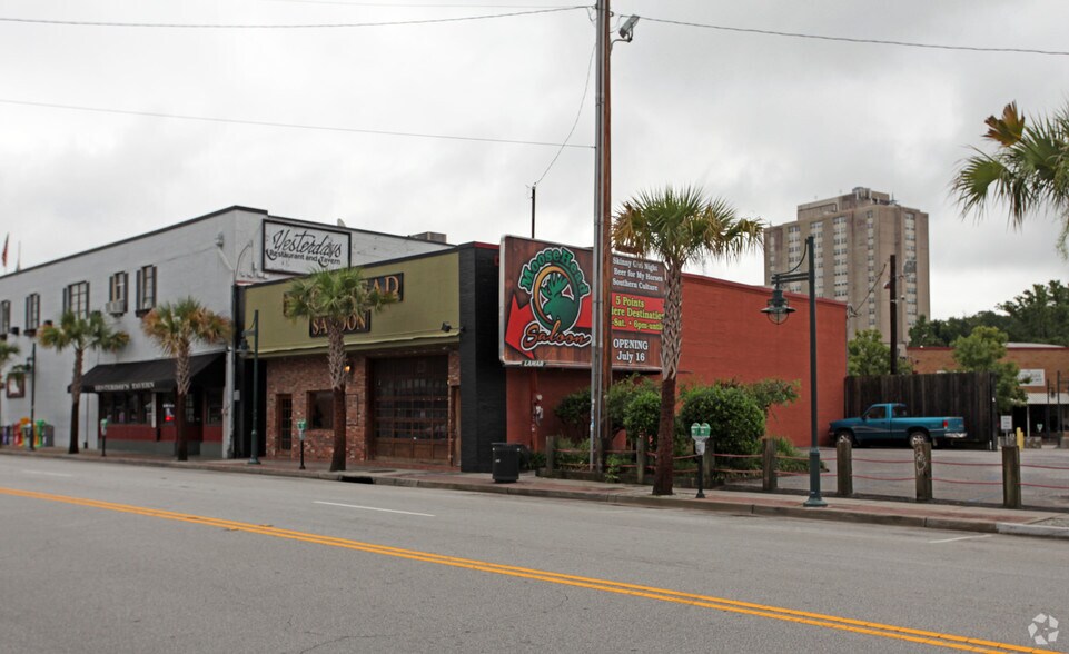 More Photos Of 2020 Devine St, Columbia Storefront For Lease