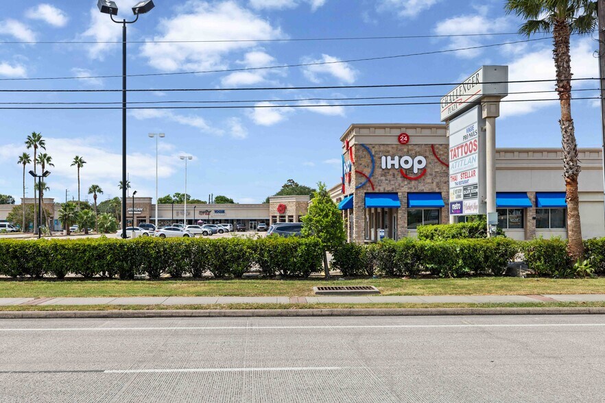 More Photos Of 803 E NASA Rd 1, Webster Unknown For Lease