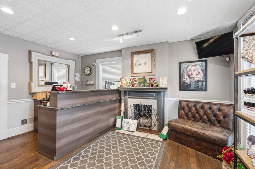 More Photos Of 8862 Cincinnati Dayton Rd, West Chester Office For Sale