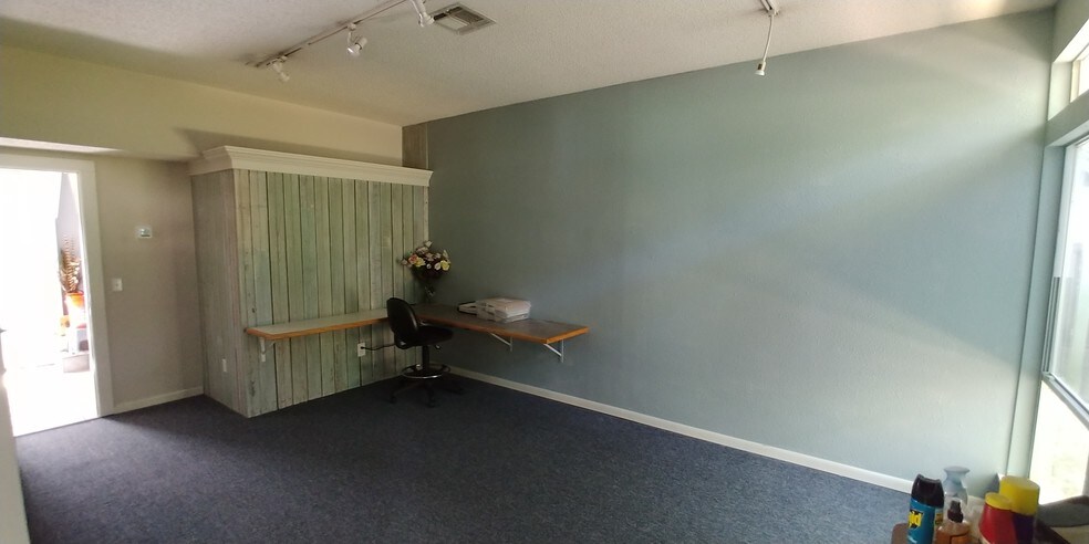More Photos Of 713 2nd St, League City Office Residential For Lease