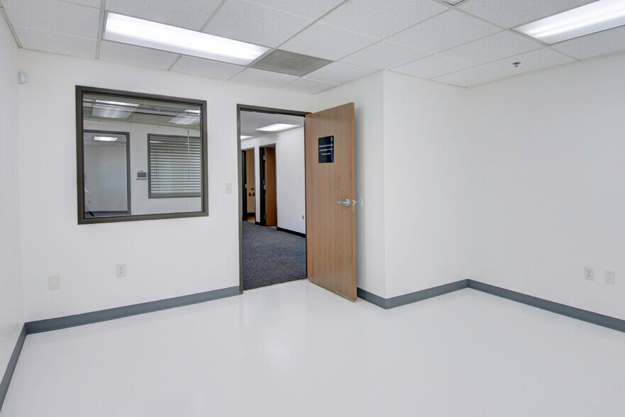 More Photos Of 5715 Fairfax St, Commerce City Warehouse For Lease