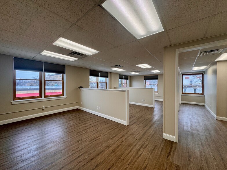 More Photos Of 38 Elm St, Westfield Storefront Retail Office For Lease