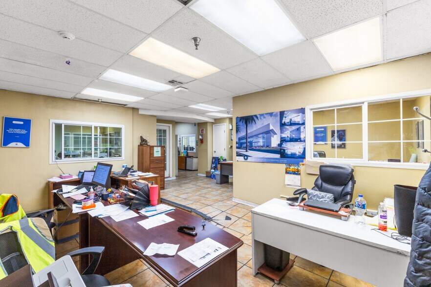 More Photos Of 1601 E 4th Ave, El Paso Industrial For Sale