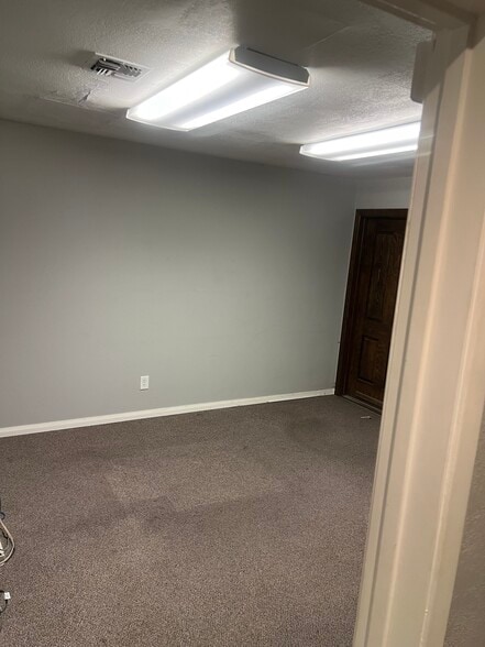 More Photos Of 1870 Avondale Ave, Sacramento Medical For Sale