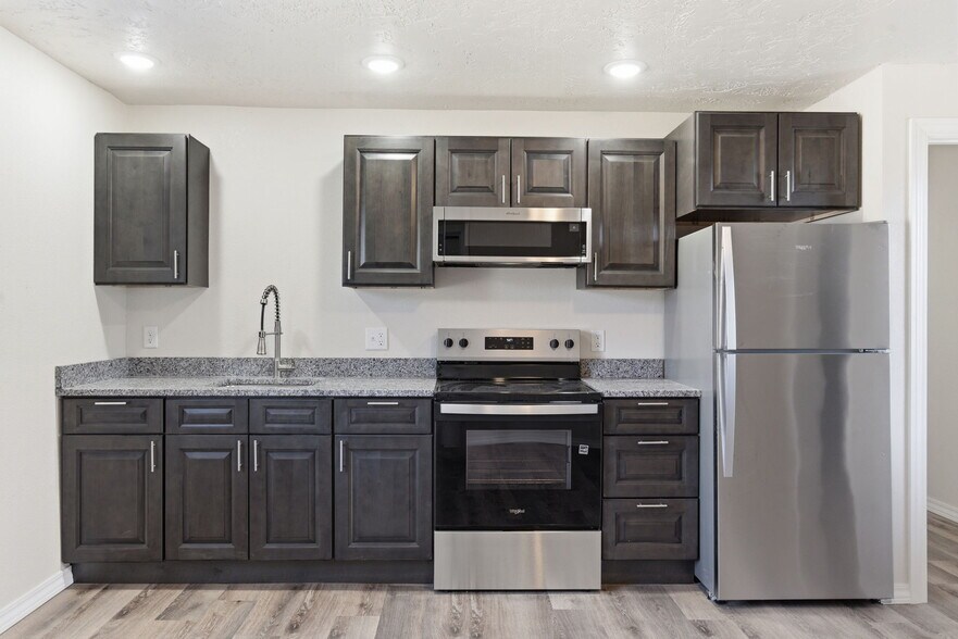 More Photos Of 301 Mount Vernon Blvd, Mount Vernon Apartments For Sale