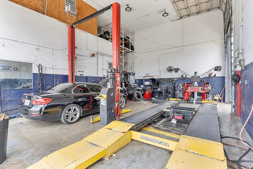 More Photos Of 3593 S Military Trl, Lake Worth Auto Repair For Sale