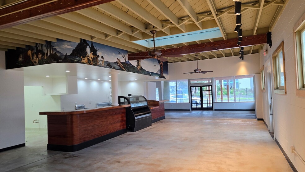 More Photos Of 126 N Catalina Ave, Redondo Beach Storefront For Lease