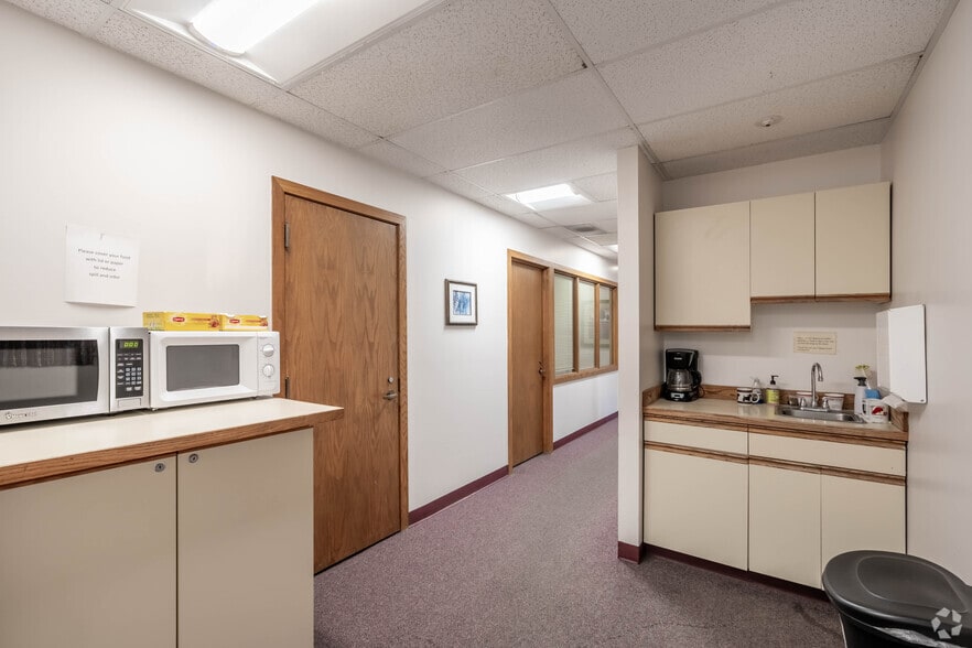 More Photos Of 7981 168th Ave NE, Redmond Office For Lease