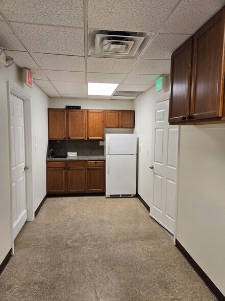 More Photos Of 7997 Mercantile St, North Fort Myers Warehouse For Sale