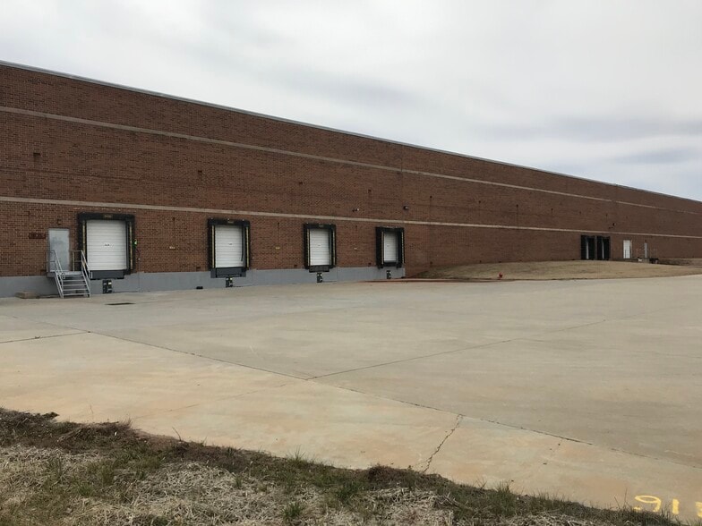 More Photos Of 192 Murdock Rd, Troutman Manufacturing For Sale