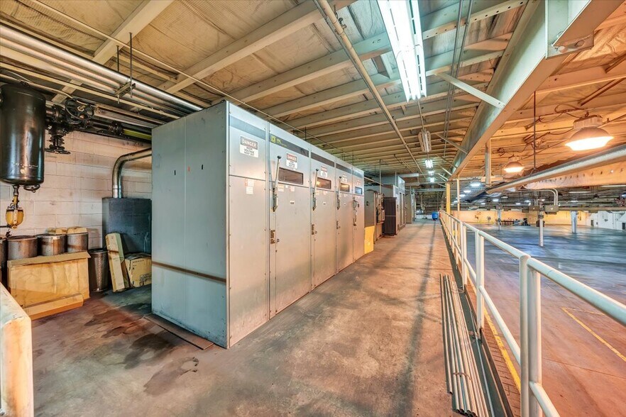 More Photos Of 17921 Main St, Buchanan Manufacturing For Sale