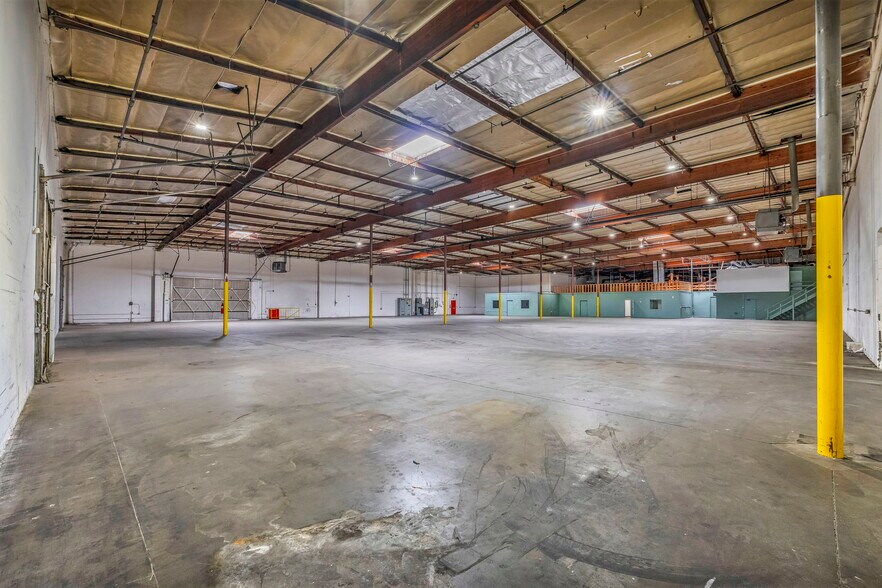 More Photos Of 18737 S Reyes Ave, East Rancho Dominguez Distribution For Sale