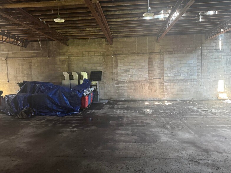 More Photos Of 5860 W Saginaw Rd, Coleman General Retail For Sale