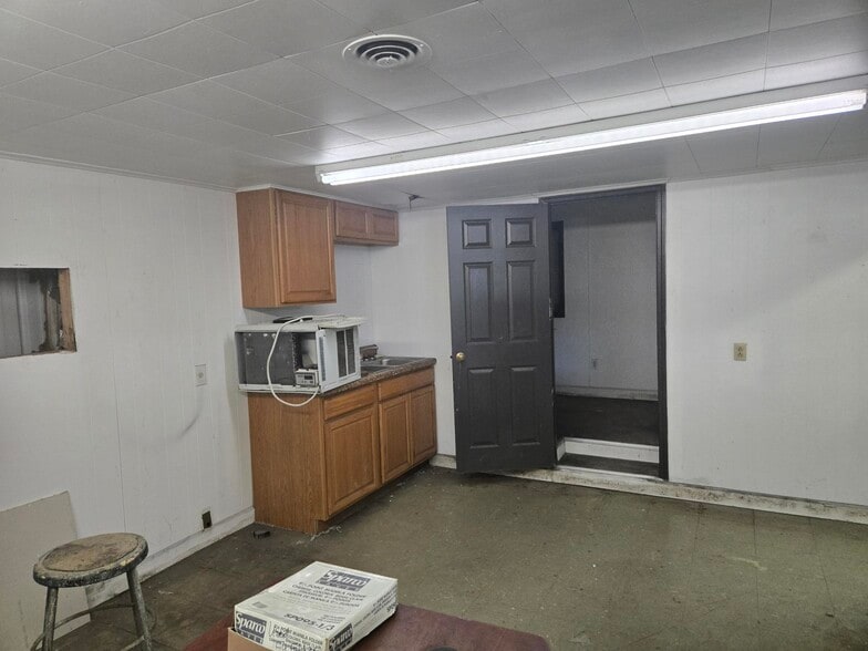 More Photos Of 225 Doc Norton Rd, Maryville Industrial For Sale