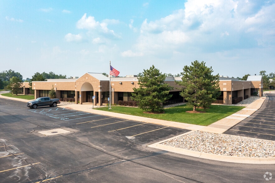 More Photos Of 999 Republic Dr, Allen Park Light Manufacturing For Sale