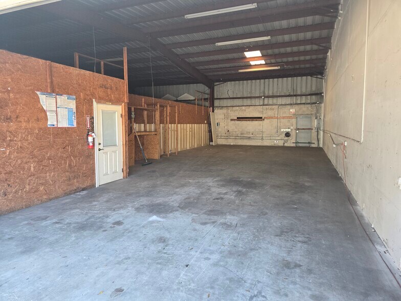 More Photos Of 1971-1977 High St, Longwood Warehouse For Lease