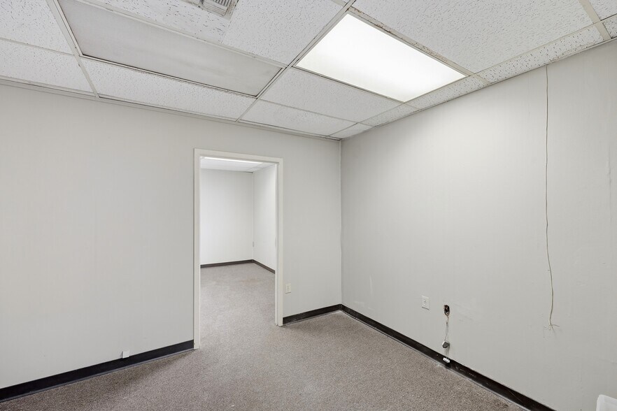More Photos Of 4795 Mcwillie Dr, Jackson Office For Sale