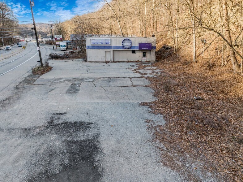 More Photos Of 953 Hayden Blvd, Elizabeth Freestanding For Sale