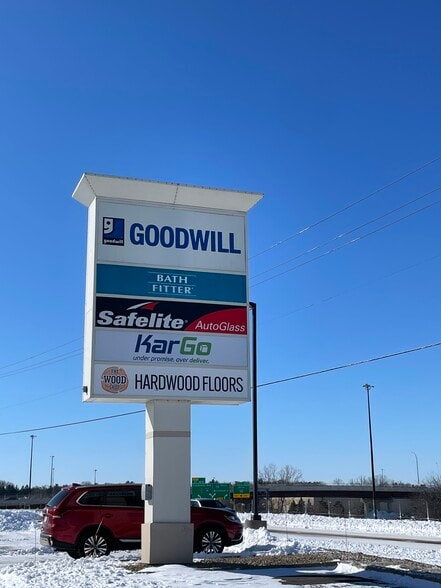 More Photos Of 2500 Cleveland Ave N, Roseville Freestanding For Sale