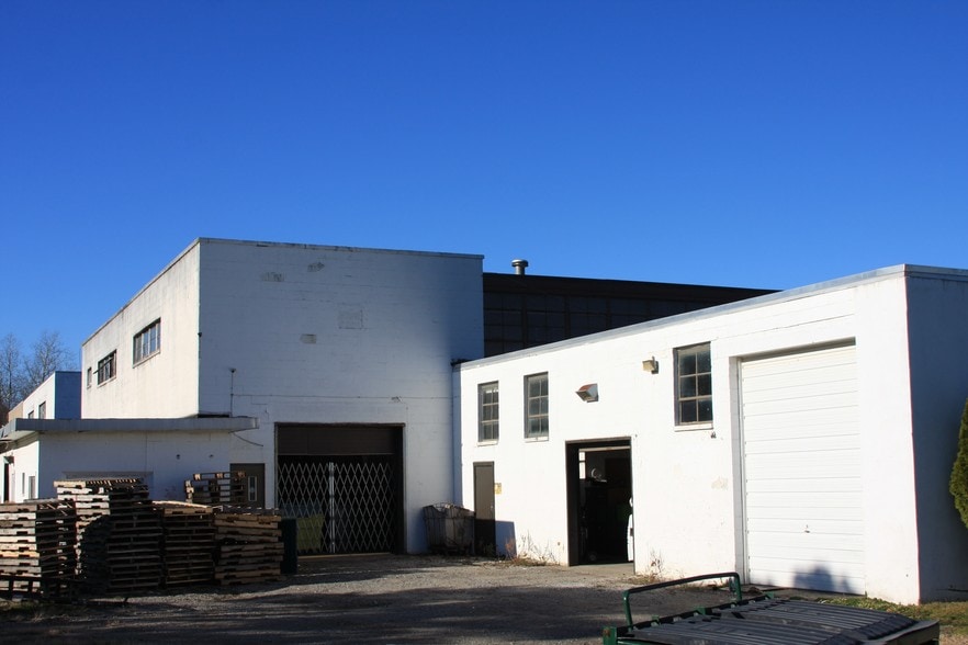 More Photos Of 59 Newburgh Rd, Hackettstown Manufacturing For Lease