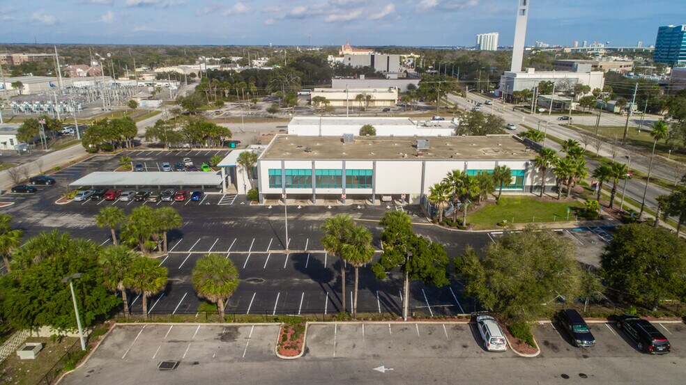 More Photos Of 130 N Ridgewood Ave, Daytona Beach Office For Sale