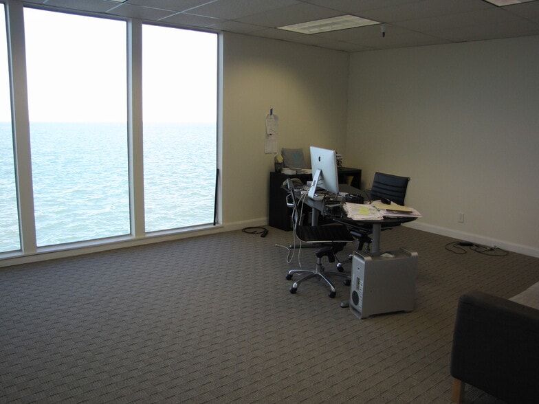 More Photos Of 828 Airport Blvd, Burlingame Research And Development For Lease
