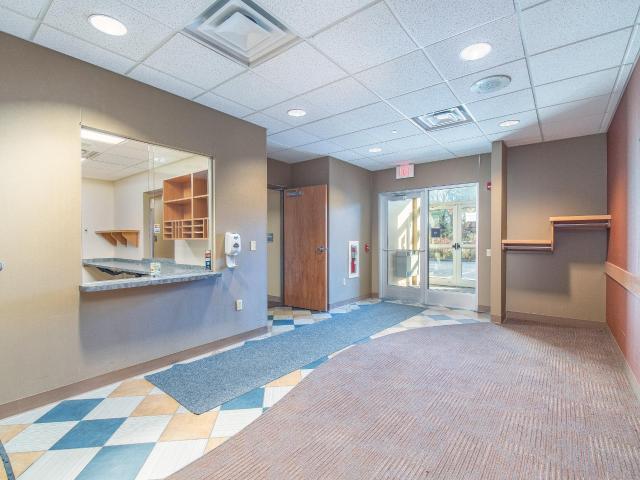 More Photos Of 10 Timberview Ln, Russell Medical For Sale