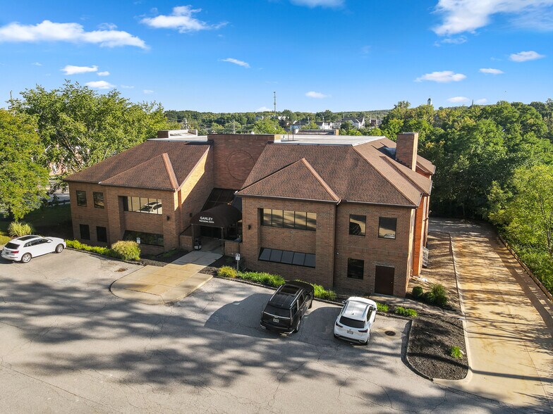 More Photos Of 8748 Brecksville Rd, Brecksville Office For Lease