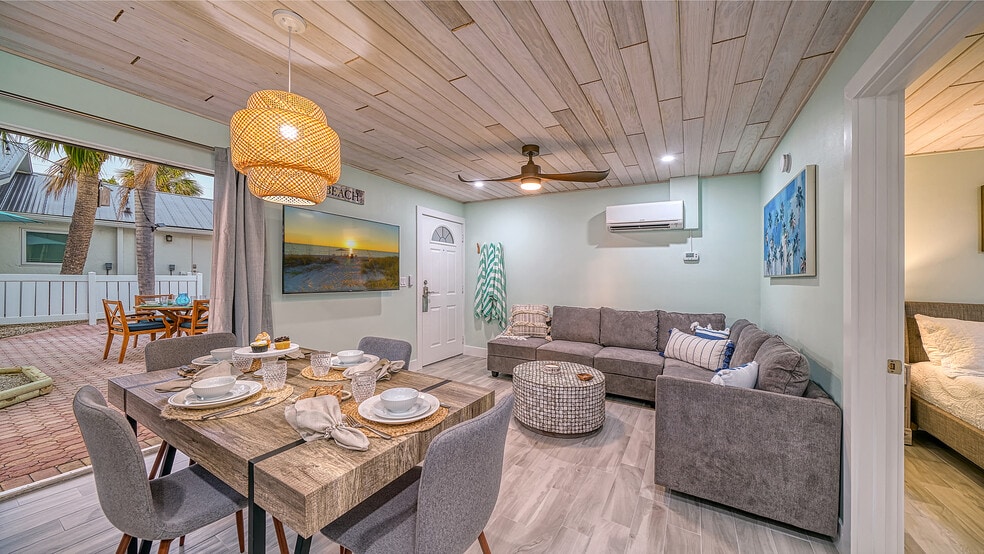 More Photos Of 104 Avenida Veneccia, Siesta Key Multifamily For Sale