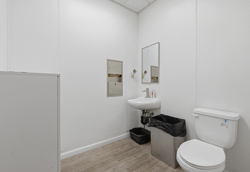 More Photos Of 14010 Poway Rd, Poway Freestanding For Sale