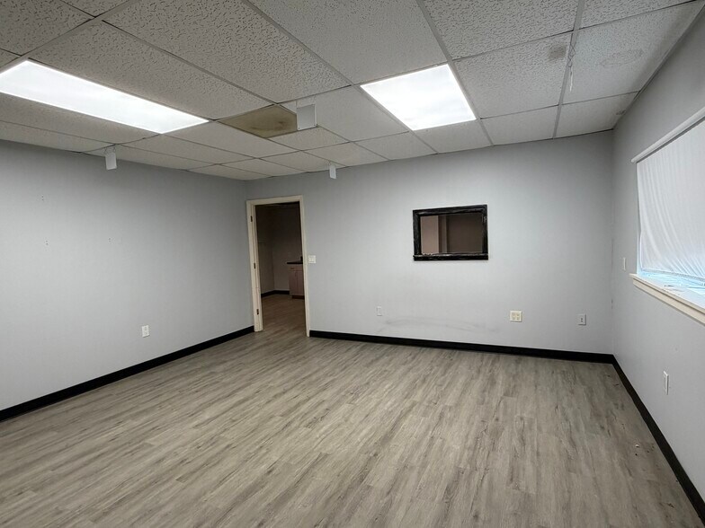 More Photos Of 139 New Hope Rd, Lawrenceville Warehouse For Sale