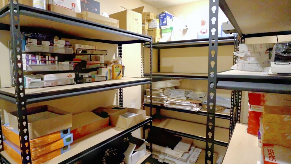 More Photos Of 710 E 64th St, Indianapolis Office For Sale