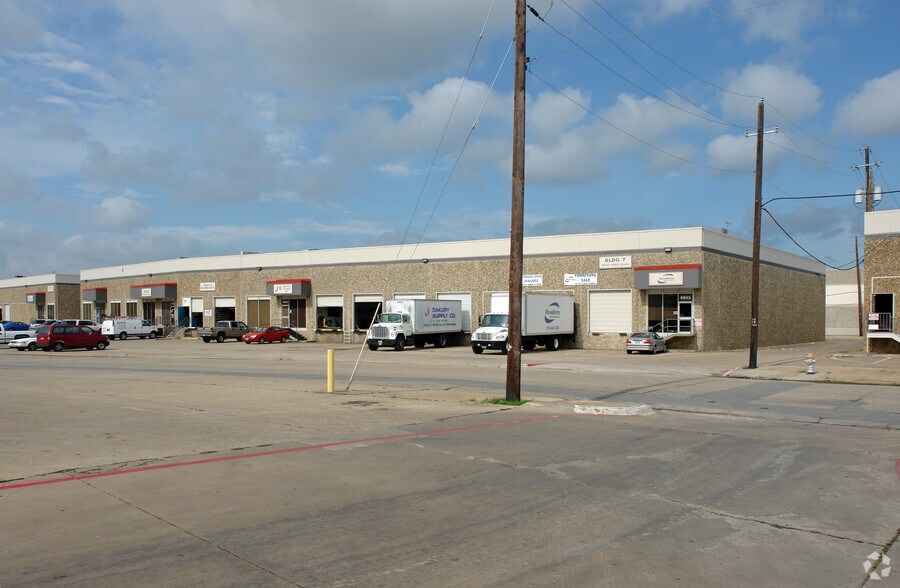 More Photos Of 3276-3284 Quebec St, Dallas Unknown For Lease