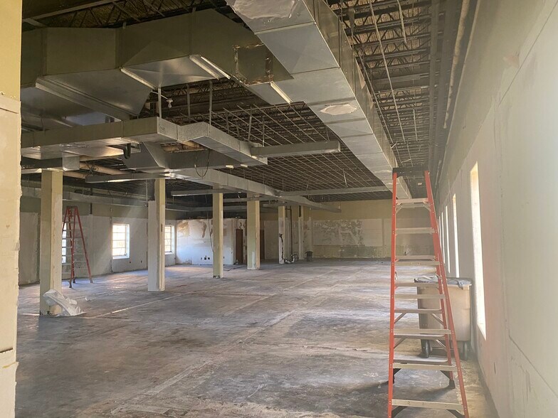 More Photos Of 440 W Market St, Greensboro Office For Lease