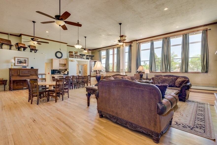 More Photos Of 21049 Uncompahgre Rd, Montrose Hotel For Sale