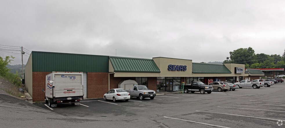 More Photos Of 1440-1446 N Broad St, Tazewell Unknown For Lease