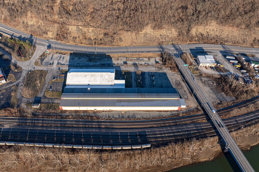 More Photos Of 100 Riverview Dr, Monessen Warehouse For Lease