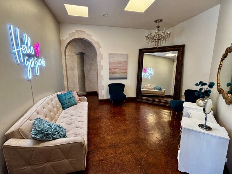 More Photos Of 451 Stoney Rdg, Azle Specialty For Sale