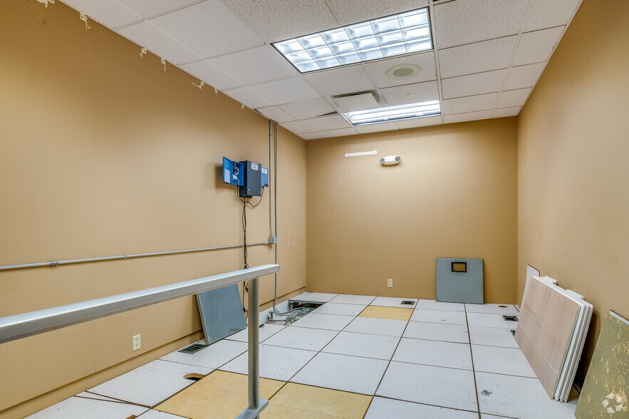 More Photos Of 100 W College Ave, Appleton Office For Sale