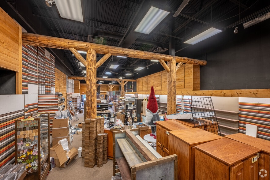 More Photos Of 4800 Golf Rd, Eau Claire Unknown For Lease