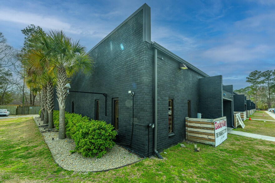 More Photos Of 622 Old Trolley Rd, Summerville Storefront For Sale