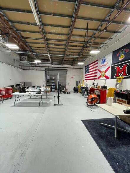 More Photos Of 6011 Benjamin Rd, Tampa Light Distribution For Lease