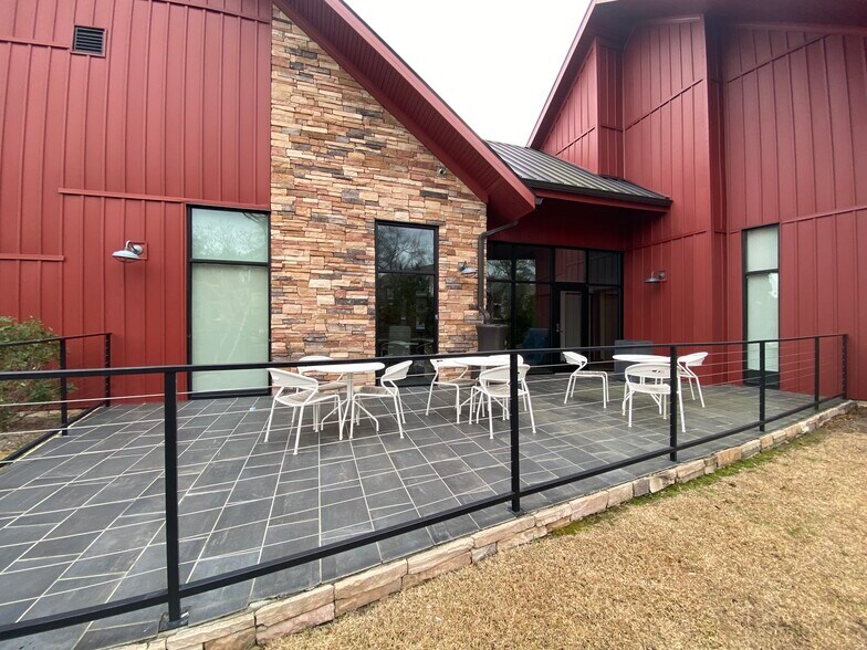 More Photos Of 720 Piper Farm Rd, Fayetteville Office For Lease