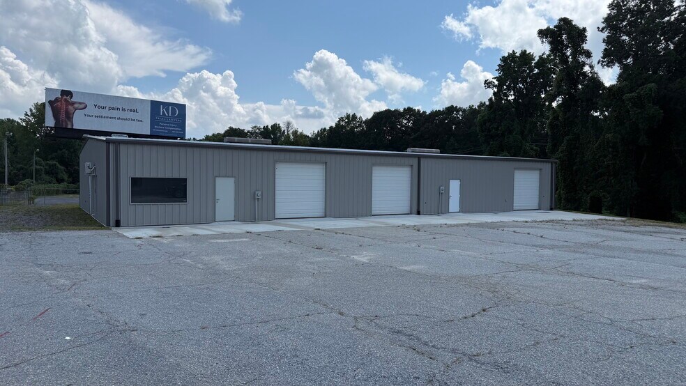 More Photos Of 4384 S Church Street Ext, Roebuck Flex For Lease